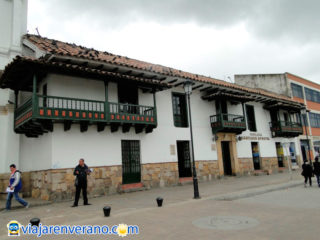 Funza (Cundinamarca), hace parte del Área Metropolitana de Bogotá.