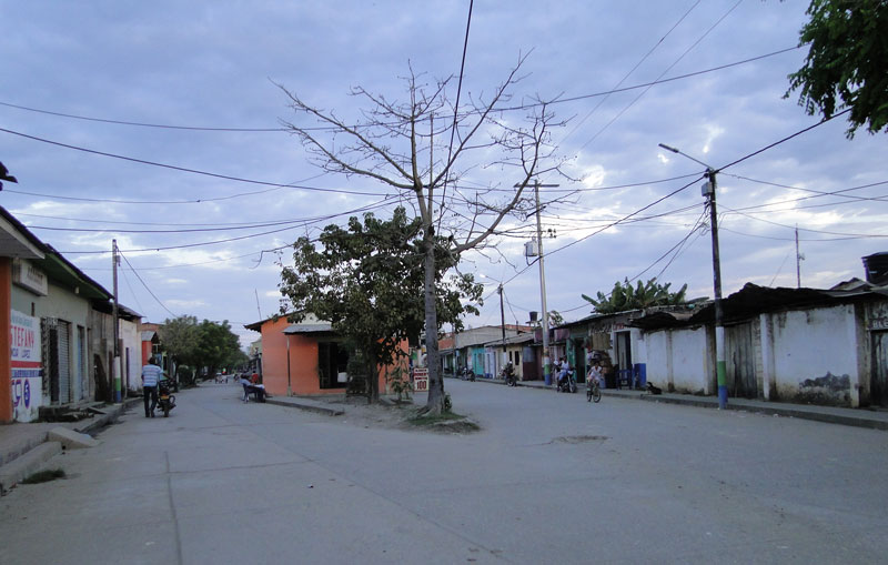 Calle principal del pueblo. 
