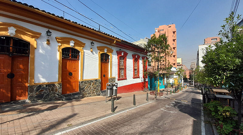 Calle Bonita.